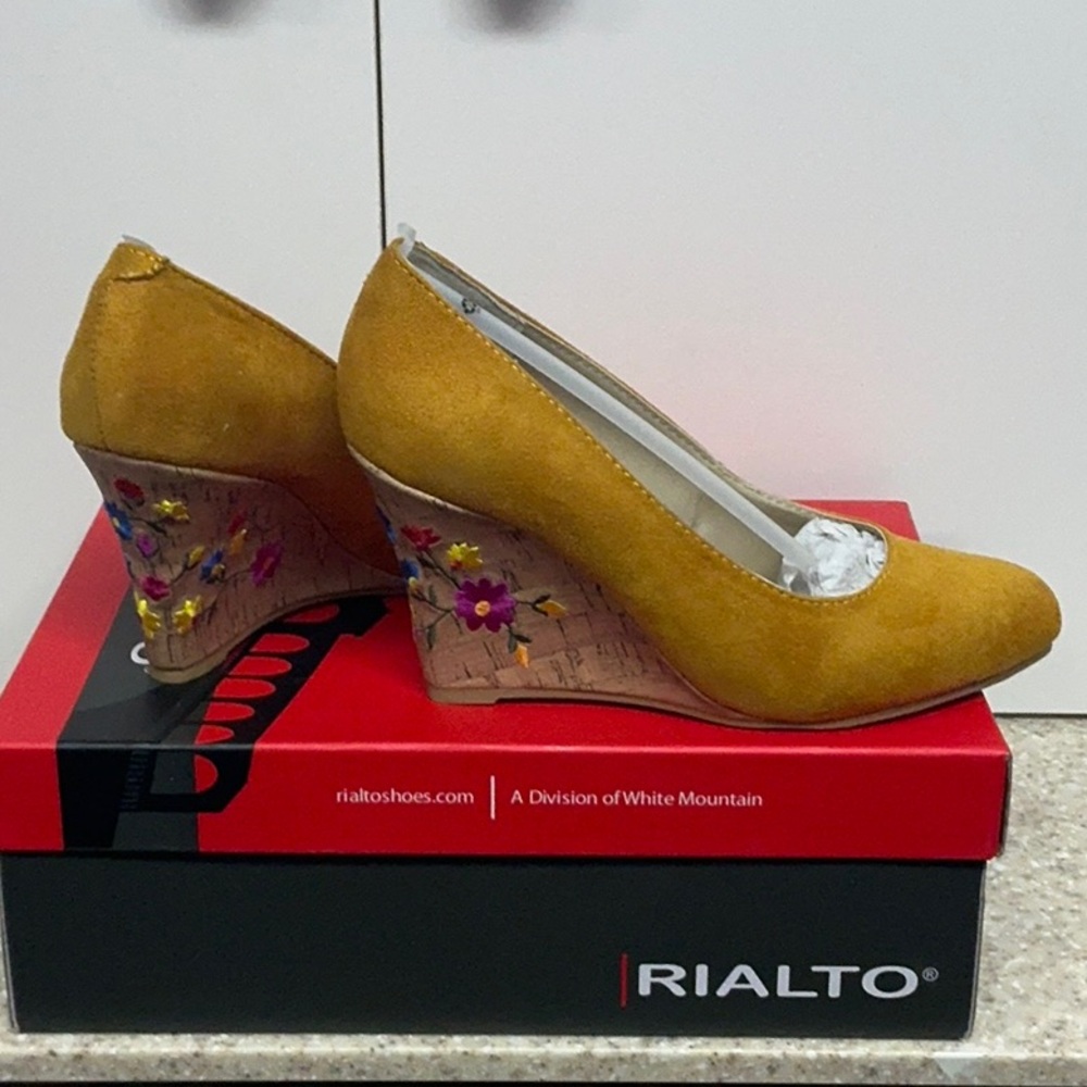 Rialto Women's Marigold  Wedge Shoes